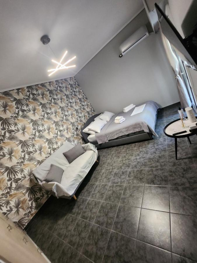 Small Luxury Apartment Anavyssos Ngoại thất bức ảnh